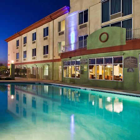 Holiday Inn Express Hotel & Suites Live Oak By Ihg Buitenkant foto
